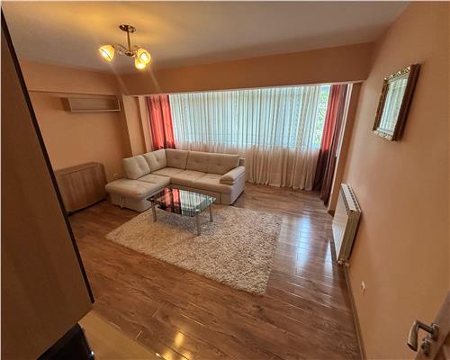 Apartament 3 camere, 72 mp, renovat, mobilat, etaj 3 – zona pelican