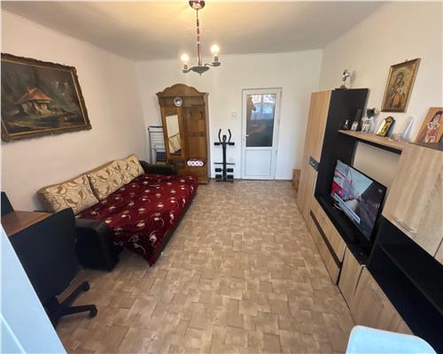 Garsoniera spatioasa tip 2 camere – renovata, mobilata, etaj 5 cu lift