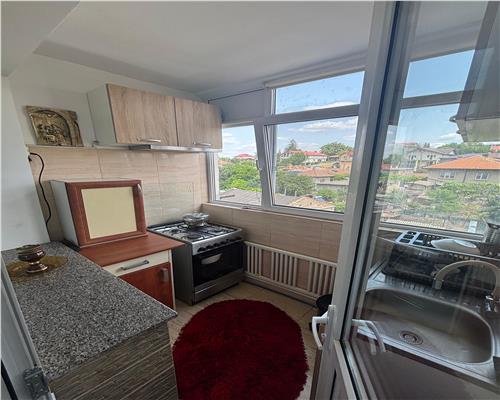 Garsoniera spatioasa tip 2 camere – renovata, mobilata, etaj 5 cu lift