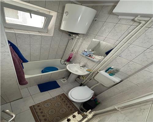 Apartament 3 camere, etaj 3, zona Big, luminos, ideal familie