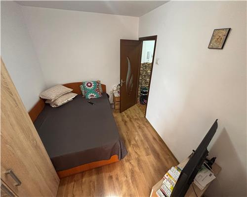 Apartament 3 camere, etaj 3, zona Big, luminos, ideal familie