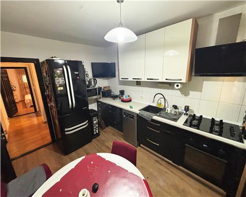 Apartament 4 camere, 90 mp, parter, mobilat complet – Cartier C5