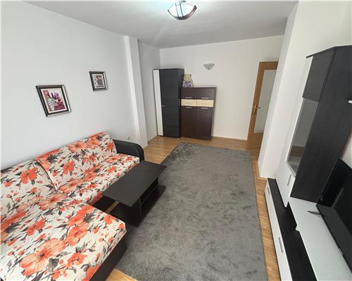 Apartament 2 camere + dressing, ultracentral, etaj 1, utilat, centrala gaz
