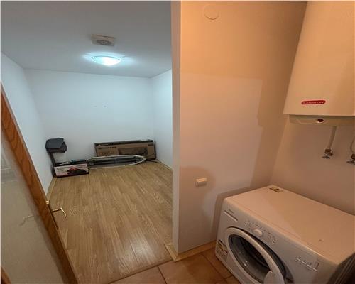 Apartament 2 camere + dressing, ultracentral, etaj 1, utilat, centrala gaz