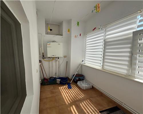 Apartament 2 camere + dressing, ultracentral, etaj 1, utilat, centrala gaz