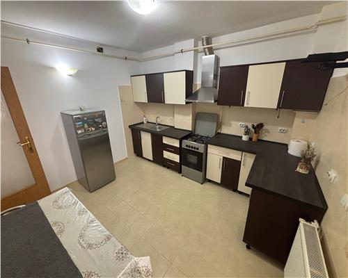 Apartament 2 camere + dressing, ultracentral, etaj 1, utilat, centrala gaz