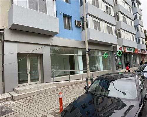 Spatiu ultracentral de închiriat – vitrina mare, fost Vodafone