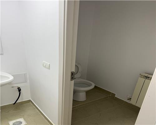 Spatiu ultracentral de închiriat – vitrina mare, fost Vodafone