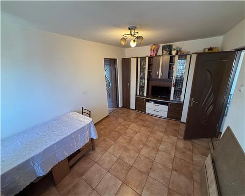Apartament 2 camere, mobilat, etaj 3, zona Neptun – aproape de scoala