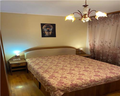 Apartament 2 camere E3, mobilat, utilat, cu parcare, etaj 2