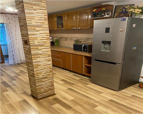 Apartament 2 camere E3, mobilat, utilat, cu parcare, etaj 2