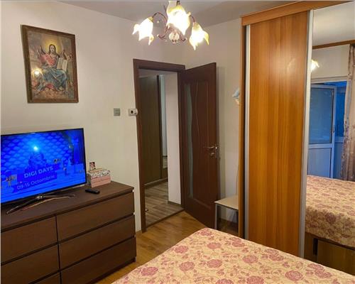 Apartament 2 camere E3, mobilat, utilat, cu parcare, etaj 2