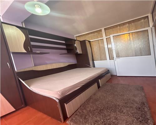 Garsoniera centrala, 32 mp, etaj 3, mobilata, utilata, bloc cu lift