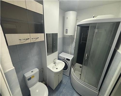 Garsoniera centrala, 32 mp, etaj 3, mobilata, utilata, bloc cu lift