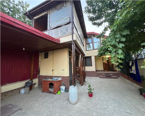 Casa ultracentrala complet utilata, 4 camere, curte, foisor