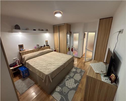 Casa ultracentrala complet utilata, 4 camere, curte, foisor