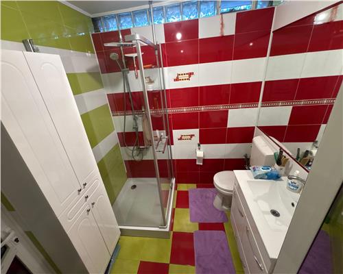 Casa ultracentrala complet utilata, 4 camere, curte, foisor