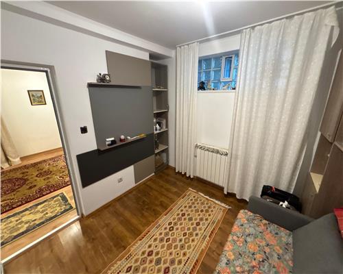 Casa ultracentrala complet utilata, 4 camere, curte, foisor