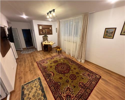 Casa ultracentrala complet utilata, 4 camere, curte, foisor