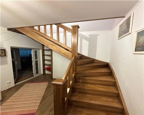 Casa ultracentrala complet utilata, 4 camere, curte, foisor