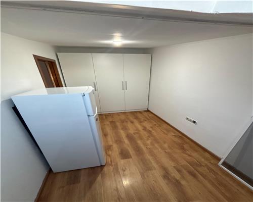 Casa ultracentrala complet utilata, 4 camere, curte, foisor