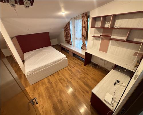 Casa ultracentrala complet utilata, 4 camere, curte, foisor