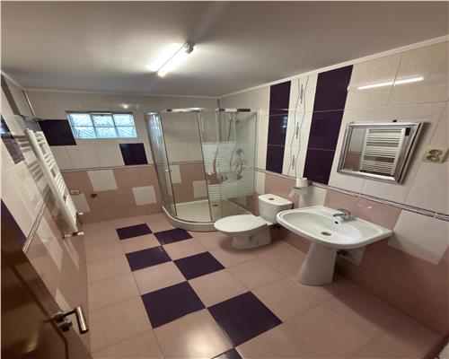 Casa ultracentrala complet utilata, 4 camere, curte, foisor
