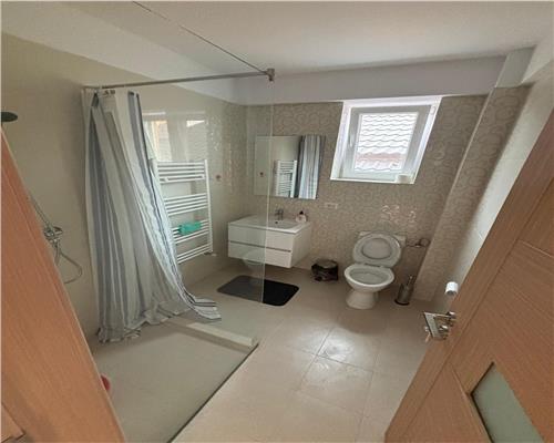 Casa 3 camere ultracentrala cu curte, parcare