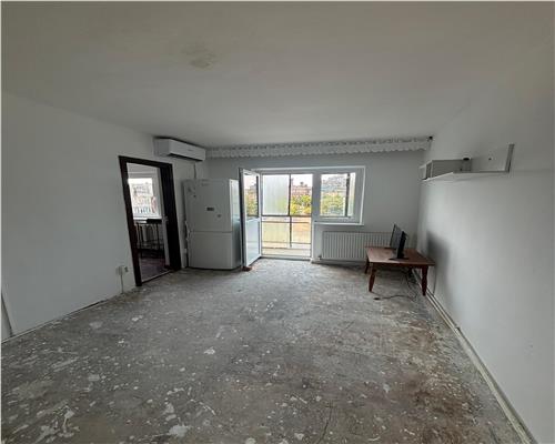 Garsoniera cu balcon, 26 mp, etaj 4, zona Dalas  ideala pentru locuit sau investitie