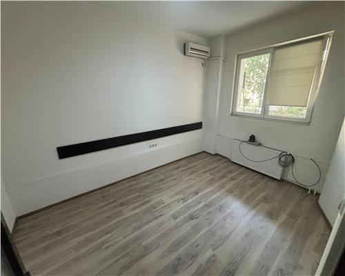 Spatiu comercial central 104 mp de închiriat – vad excelent, parcare