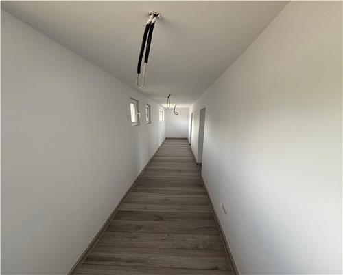 Teren 528 mp cu casa, utilitati si vedere panoramica la balta