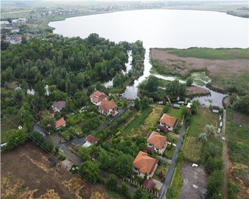 Teren 3623 mp cu iesire la Lacul Casla, ideal hotel, pensiune, restaurant