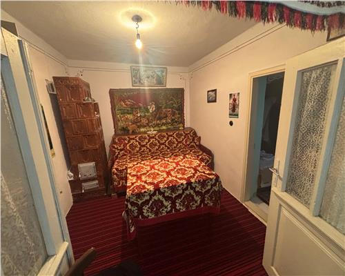 Casa 4 camere, teren 1081 mp, Niculitel, acces asfaltat