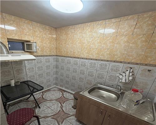 Garsoniera confort 1, renovata, 21 mp – Cartier Vest