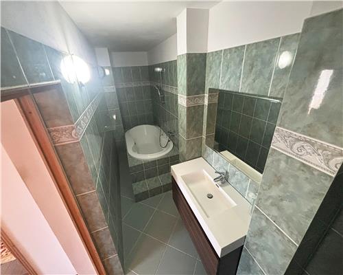 Apartament 3 camere, central, Str. Victoriei – 72 mp