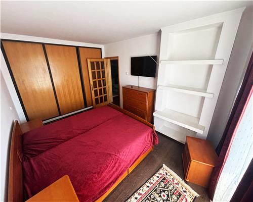 Apartament 3 camere, central, Str. Victoriei – 72 mp