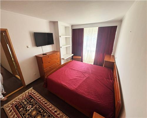 Apartament 3 camere, central, Str. Victoriei – 72 mp