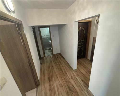 Apartament 2 camere decomandat, zona centrala
