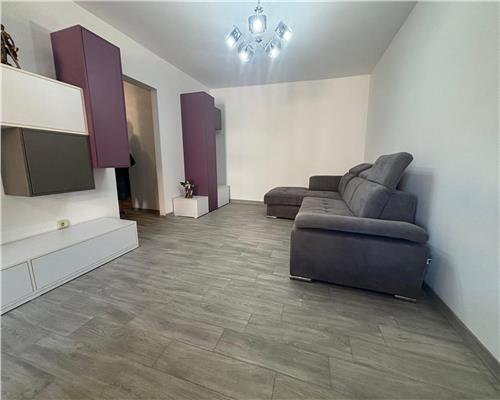 Apartament 2 camere decomandat, zona centrala