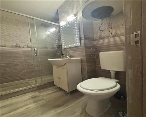 Apartament 2 camere decomandat, zona centrala