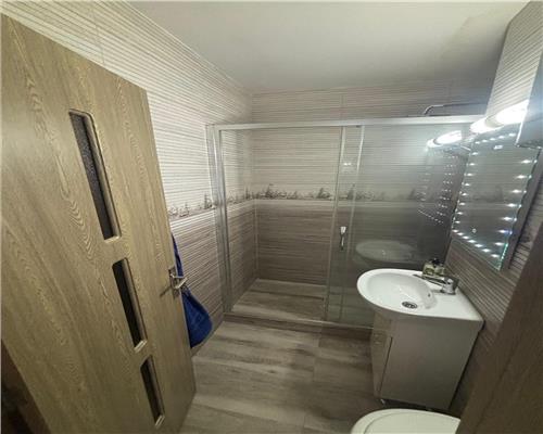 Apartament 2 camere decomandat, zona centrala