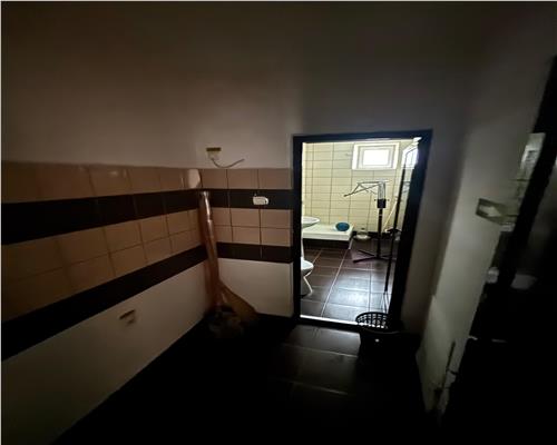 Spatiu comercial 78 mp ultracentral, vitrina mare si vad stradal