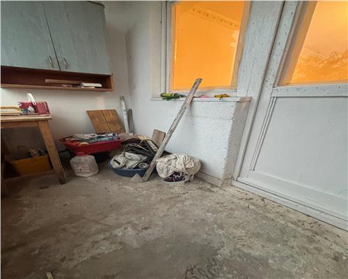 Garsoniera 27 mp, renovata recent, cartier Dalas