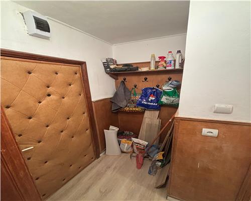 Garsoniera 27 mp, renovata recent, cartier Dalas