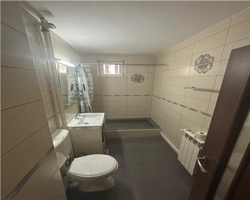 Apartament 2 camere central, etaj 1, mobilat, lânga faleza ?i parc