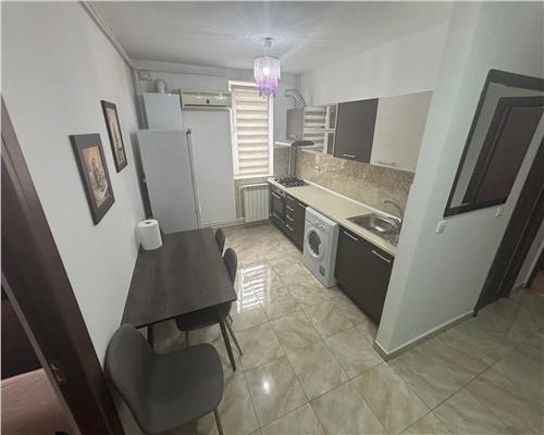 Apartament 2 camere central, etaj 1, mobilat, lânga faleza ?i parc