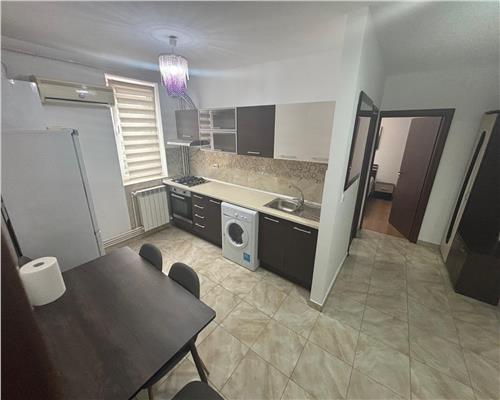 Apartament 2 camere central, etaj 1, mobilat, lânga faleza ?i parc