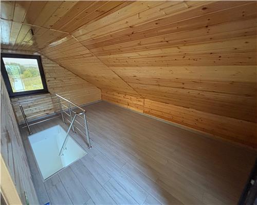 Casa de vacanta noua cu iesire si vedere superba la lac