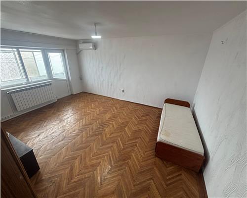 Apartament 4 camere ultracentral, 99 mp, 3 balcoane, partial mobilat