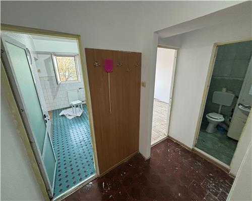 Apartament 2 camere central, etaj 2, vedere lac Ciuperca